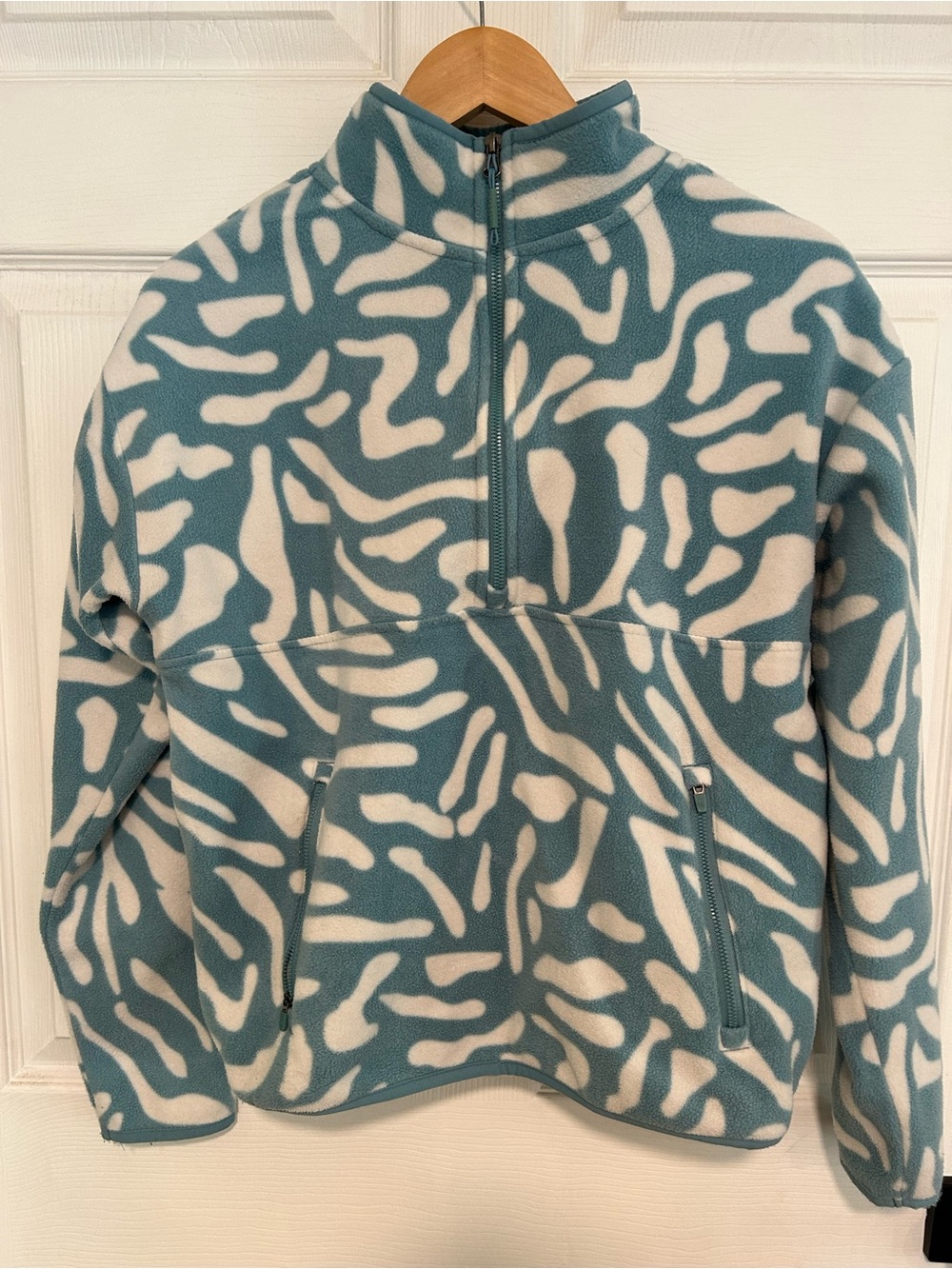 Blue & White Abstract Half-Zip Fleece Pullover